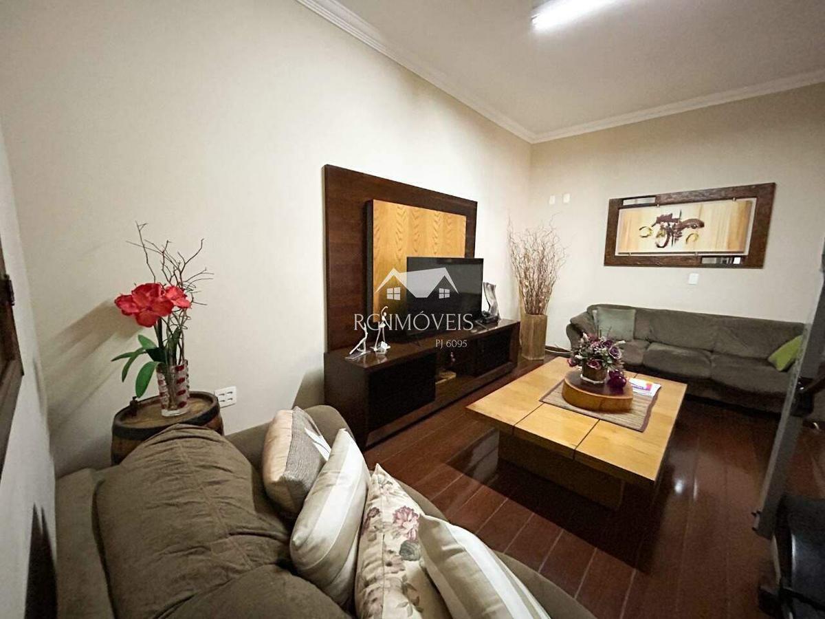 Casa, Barreiro, 3 Quartos, 4 Vagas, 1 Suíte