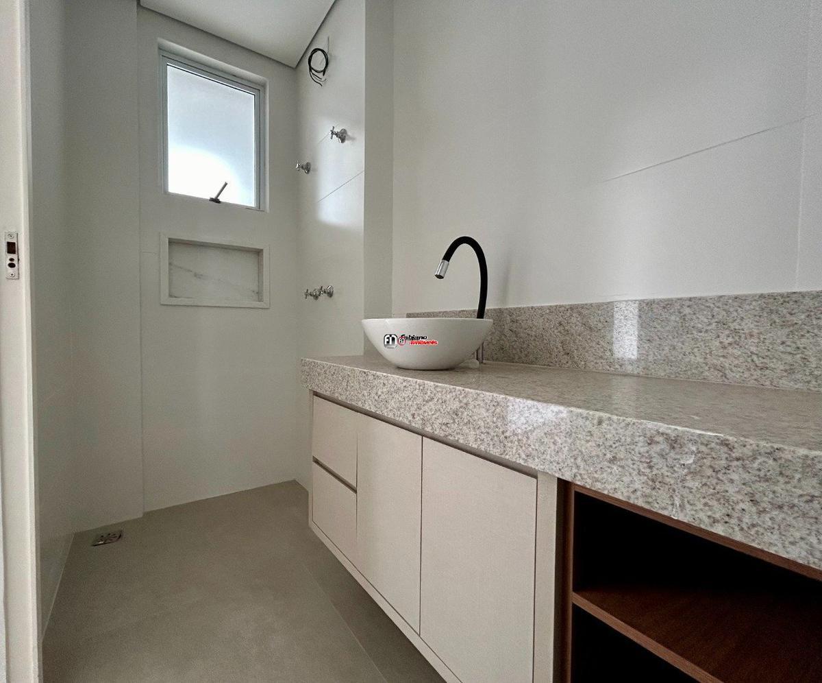 Apartamento, Castelo, 4 Quartos, 2 Vagas, 1 Suíte
