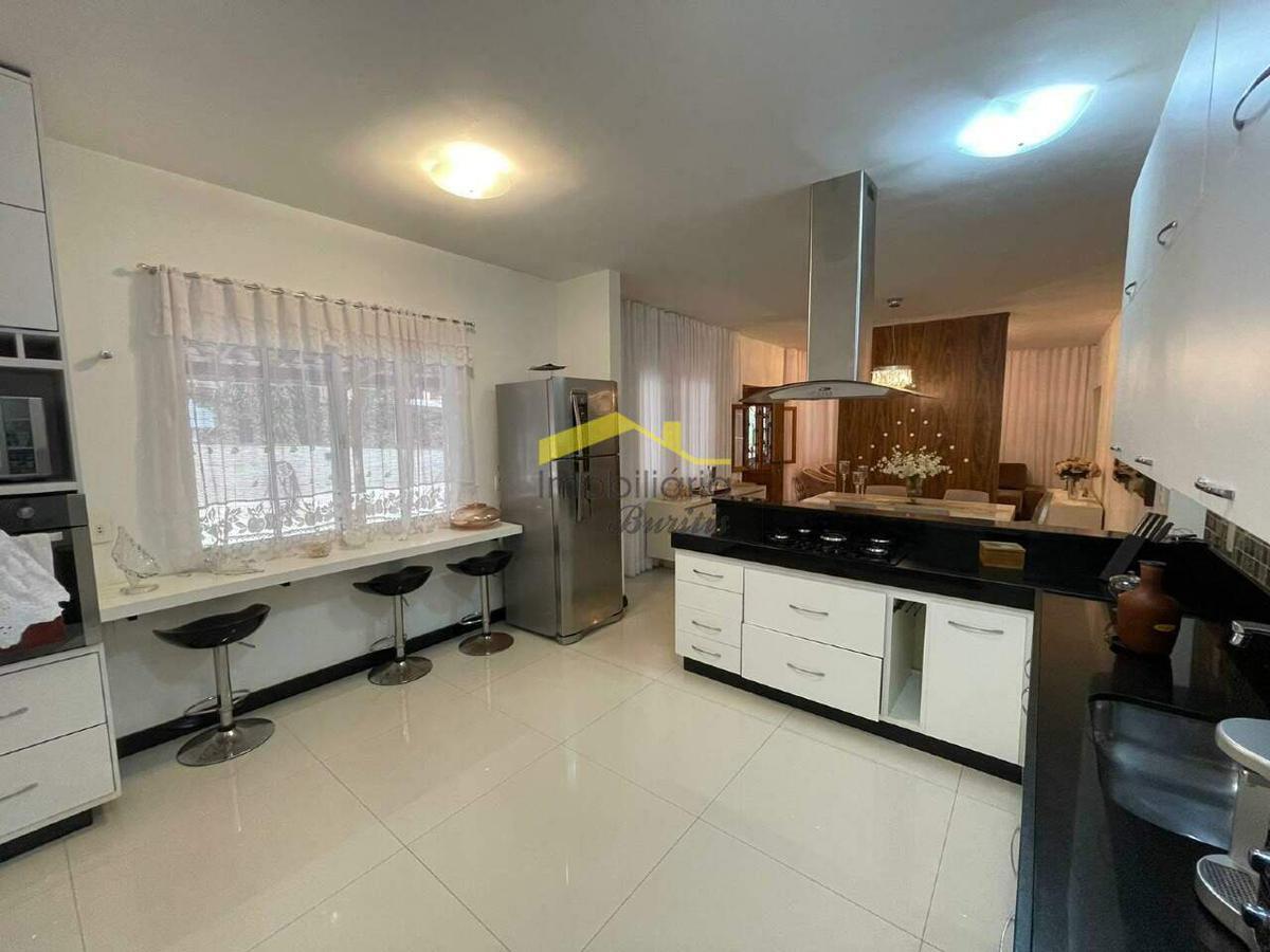 Casa em Condomínio, Retiro do Chalé, 5 Quartos, 4 Vagas, 2 Suítes