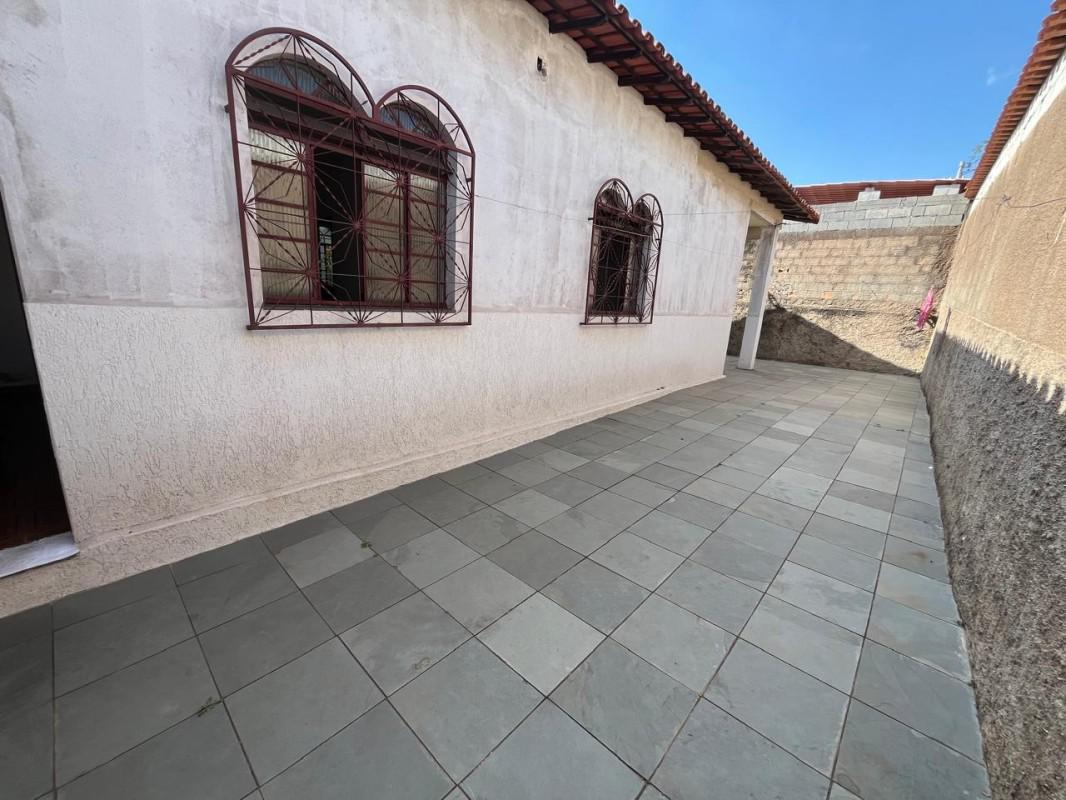Casa, Milionários, 3 Quartos, 1 Vaga, 1 Suíte