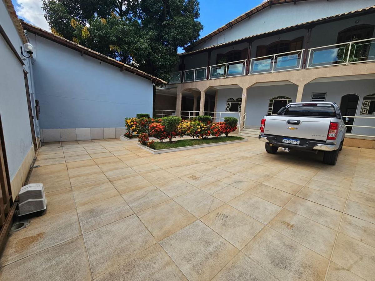 Casa, Santa Cruz, 4 Quartos, 6 Vagas, 1 Suíte