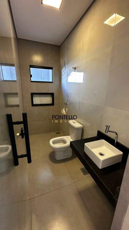 Casa, Manoa, 2 Quartos, 3 Vagas, 1 Suíte