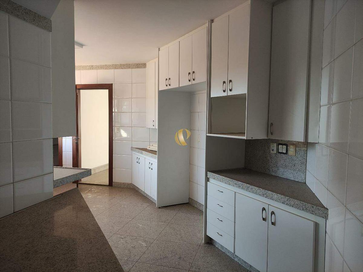 Cobertura, Centro, 4 Quartos, 6 Vagas, 2 Suítes