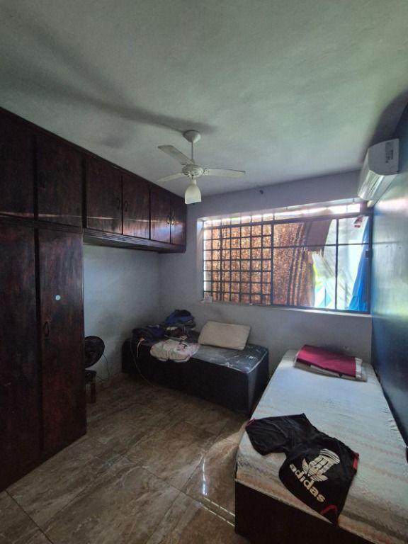 Casa, Centro, 2 Quartos, 0 Vaga