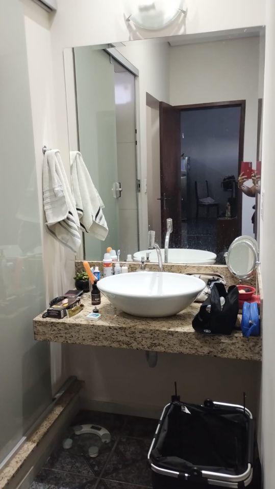 Prédio, Santa Cruz, 5 Quartos, 2 Vagas, 1 Suíte