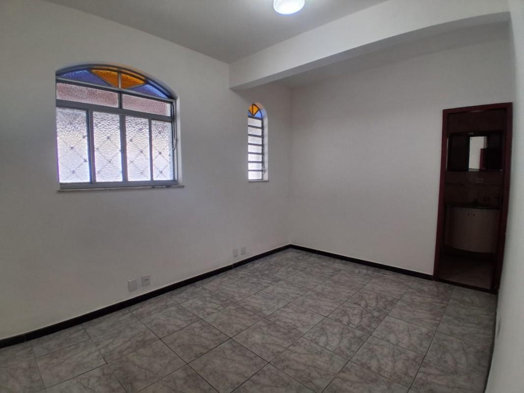 Casa, Cachoeirinha, 3 Quartos, 4 Vagas, 1 Suíte
