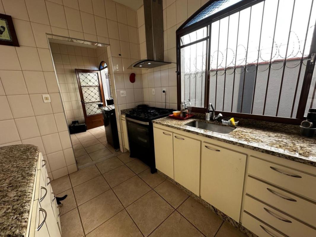 Casa, Nova Granada, 4 Quartos, 6 Vagas, 1 Suíte