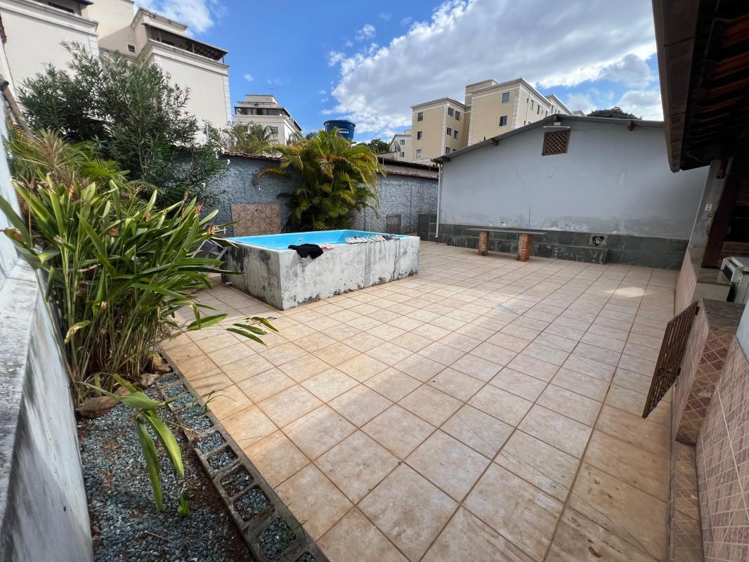 Casa, Conjunto Celso Machado, 3 Quartos, 4 Vagas, 1 Suíte