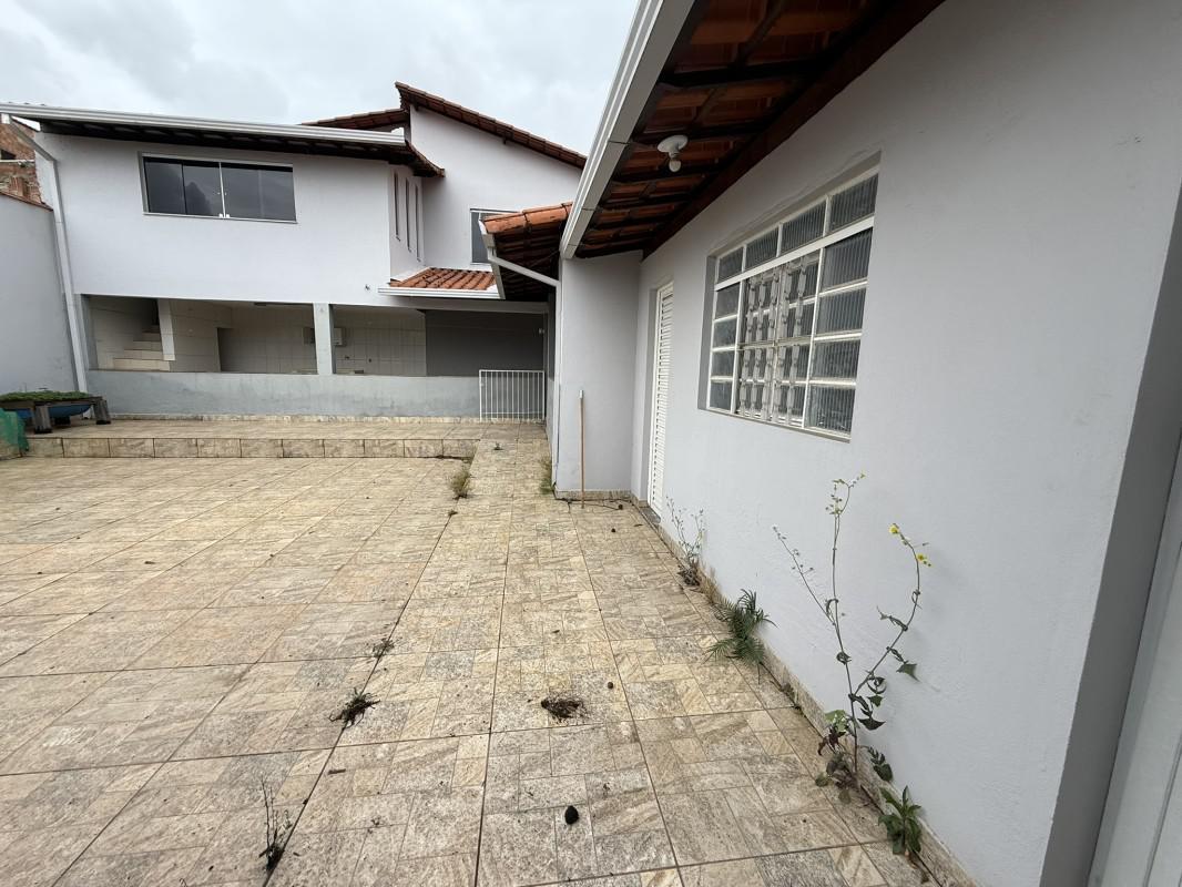 Casa, Bom Retiro, 3 Quartos, 4 Vagas, 1 Suíte