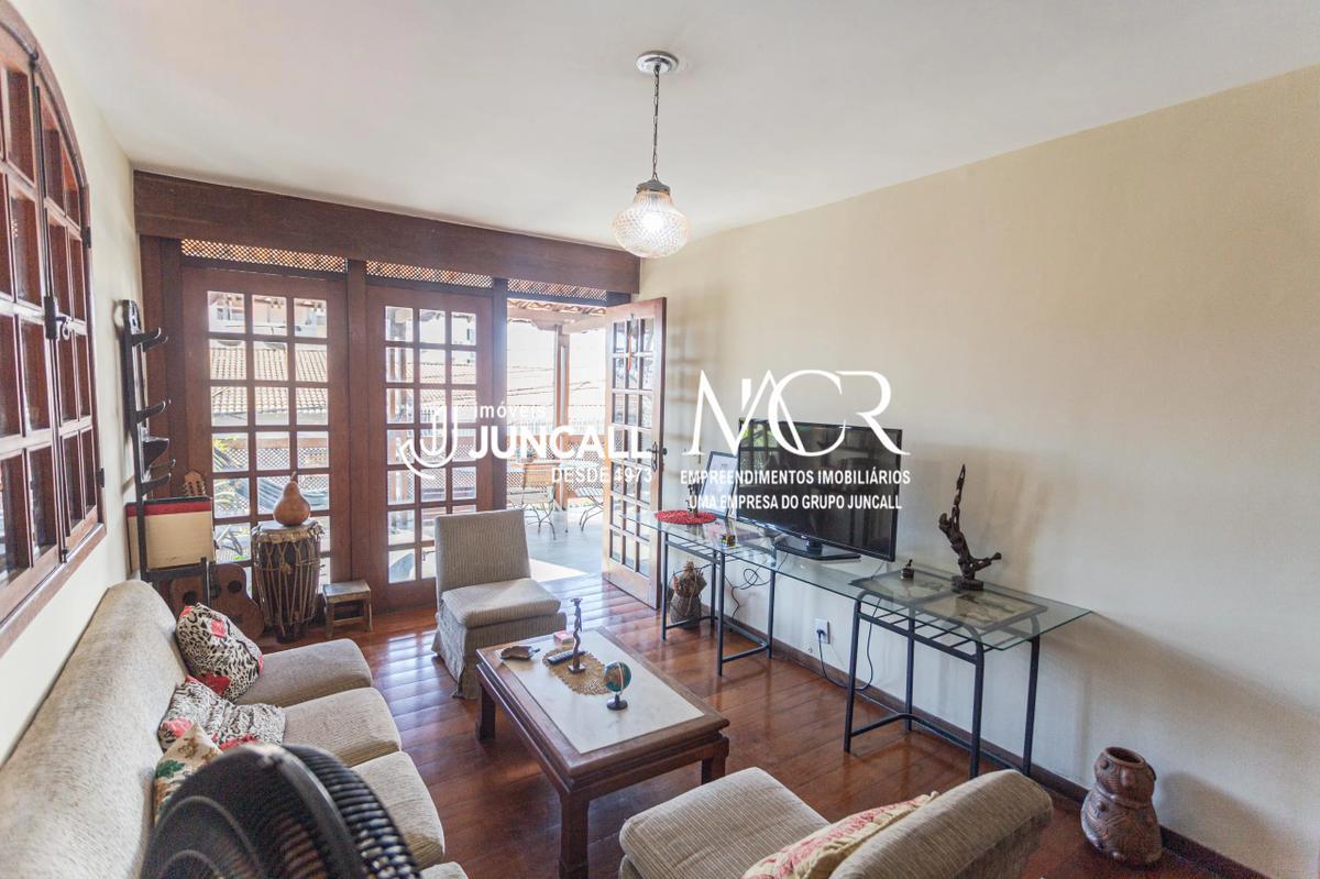 Casa, Concórdia, 8 Quartos, 4 Vagas, 2 Suítes