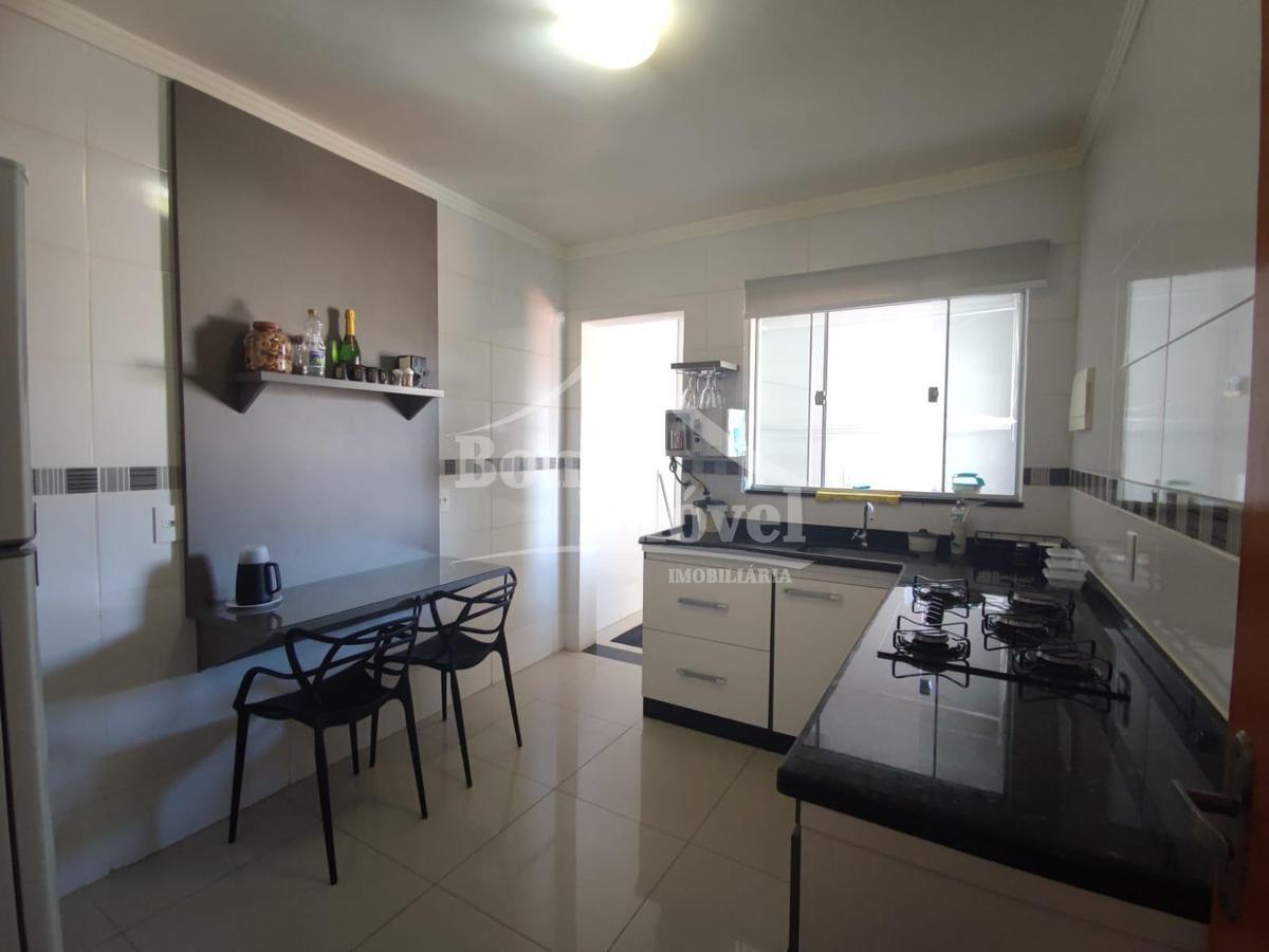 Apartamento, Centro, 2 Quartos, 1 Vaga