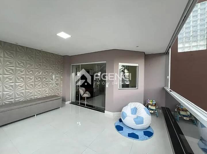 Casa, Cabral, 3 Quartos, 0 Vaga, 1 Suíte