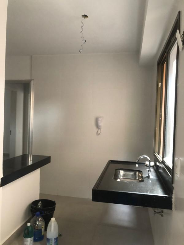 Apartamento, Sagrada Família, 2 Quartos, 1 Vaga, 1 Suíte