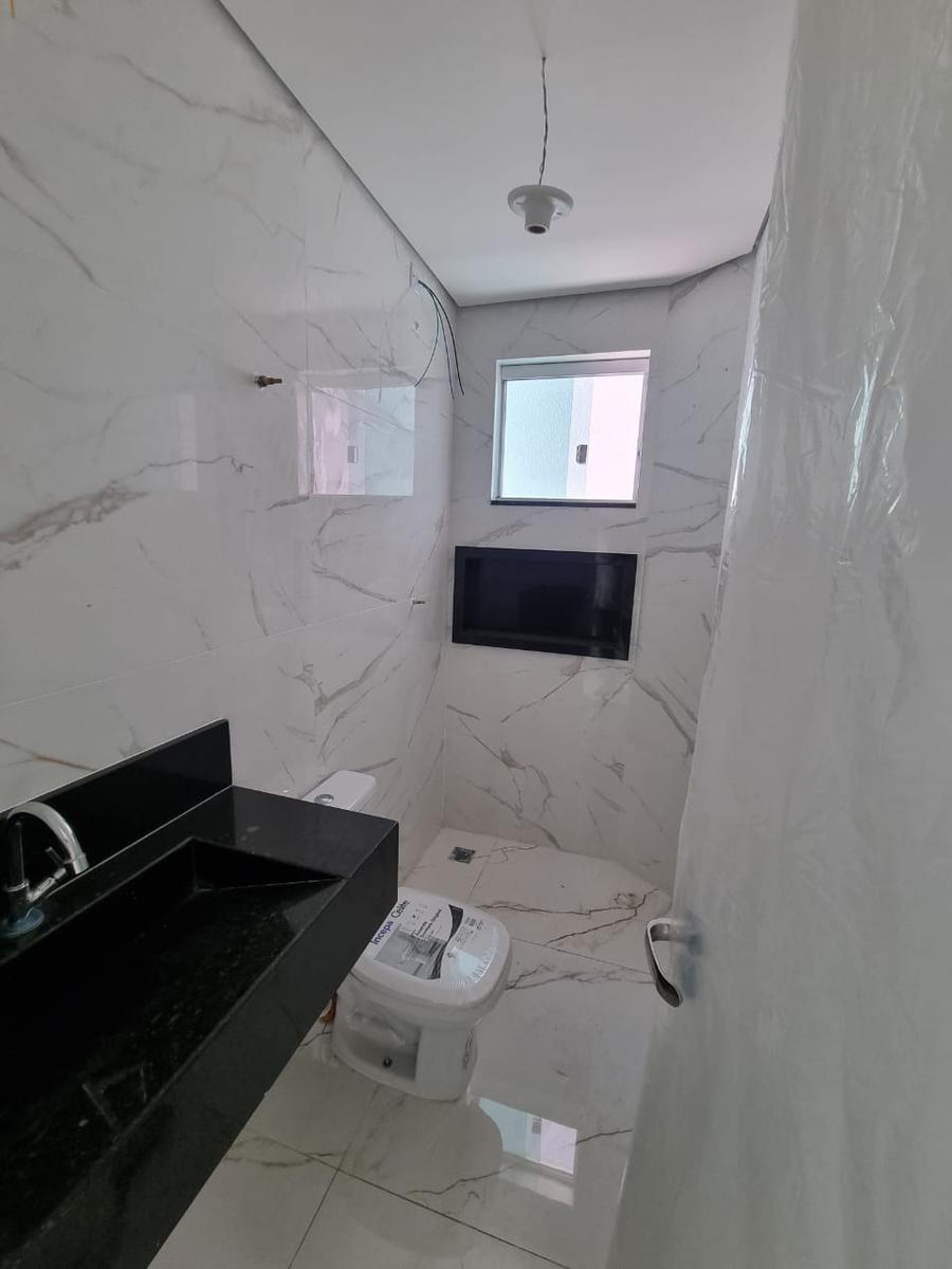 Casa, Planalto, 2 Quartos, 1 Vaga, 1 Suíte