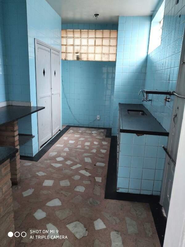 Casa Comercial, Funcionários, 0 Quarto, 0 Vaga