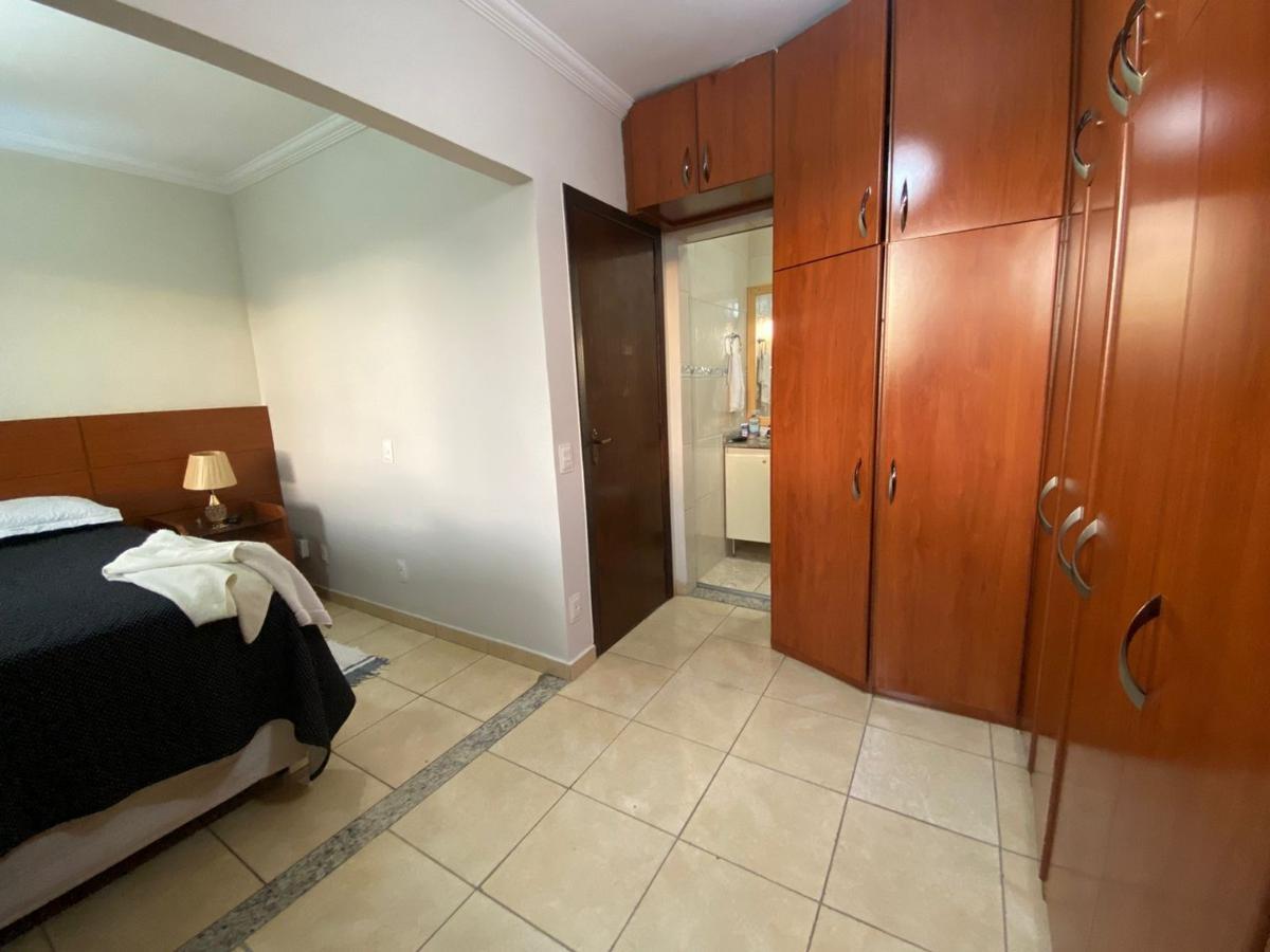 Casa, Santa Branca, 2 Quartos, 2 Vagas, 2 Suítes