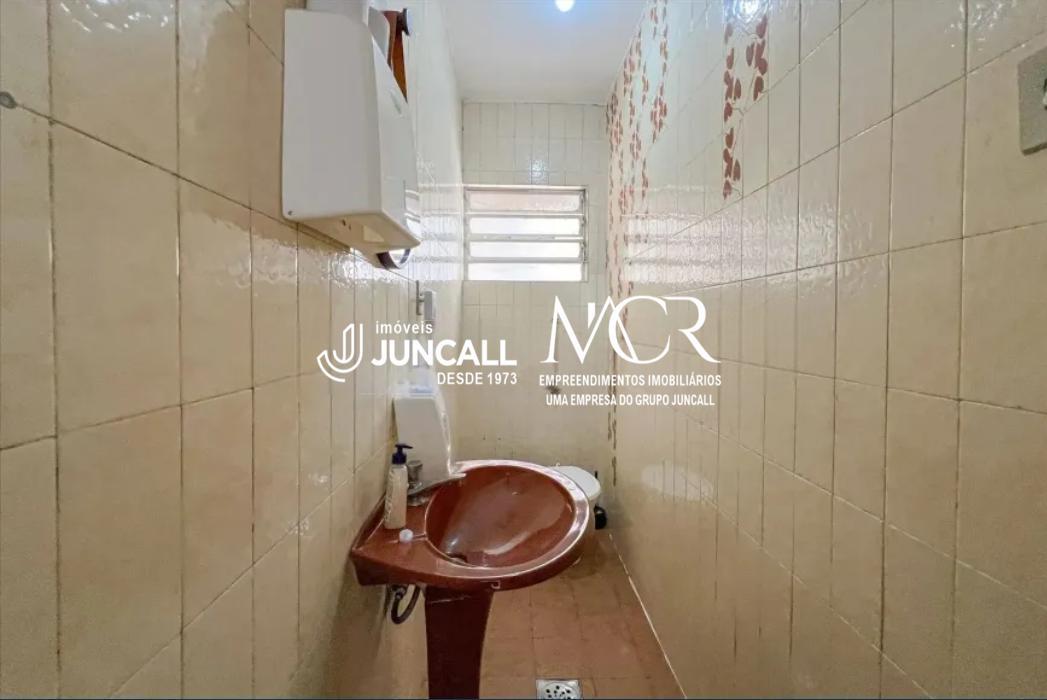 Sala, Centro