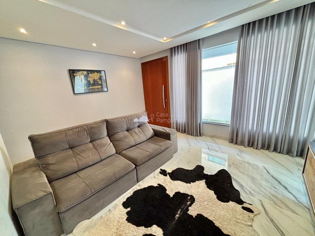 Casa, Trevo, 3 Quartos, 4 Vagas, 1 Suíte