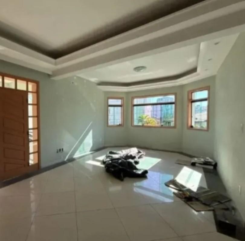 Casa Comercial, Castelo, 4 Quartos, 4 Vagas, 2 Suítes