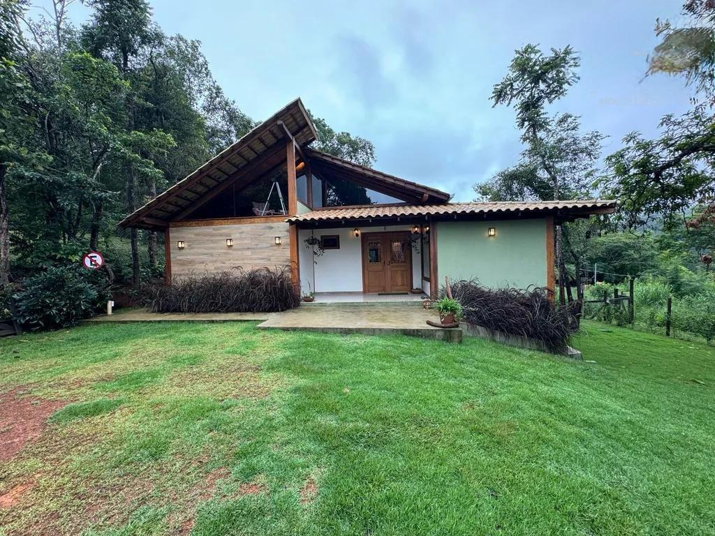 Casa, São Sebastião das Águas Claras, 4 Quartos, 3 Vagas, 1 Suíte