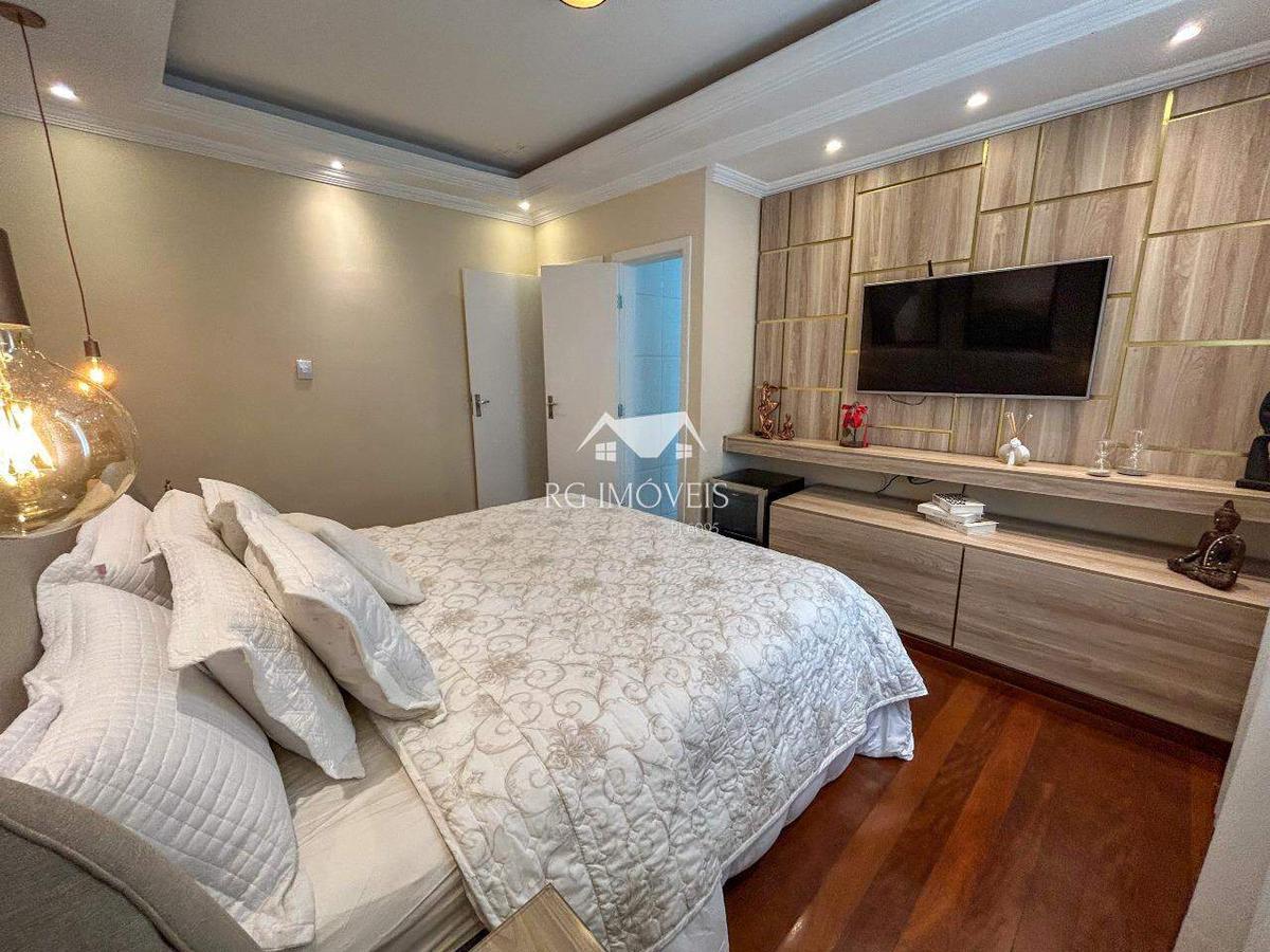 Casa, Santa Cruz Industrial, 4 Quartos, 4 Vagas, 2 Suítes