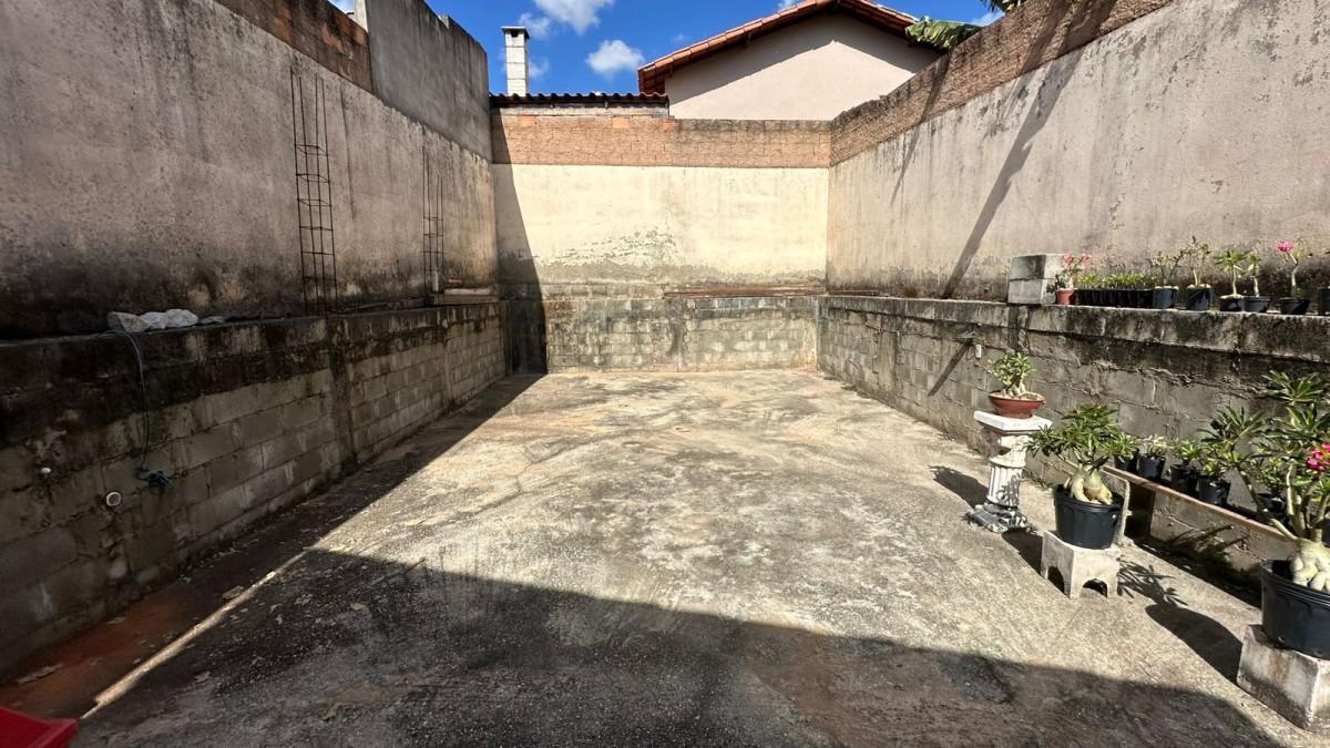 Casa, Tangará, 2 Quartos, 3 Vagas