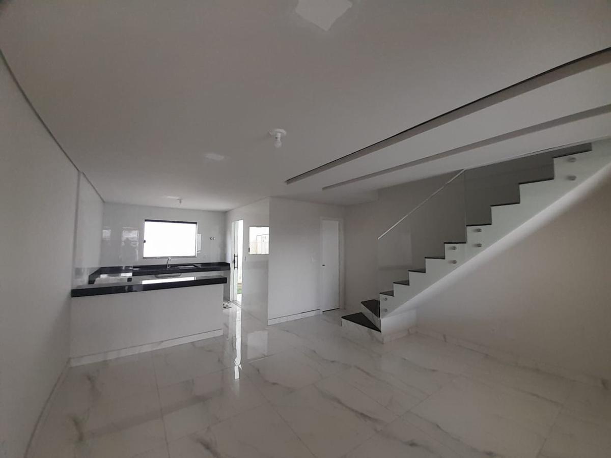 Casa, Floramar, 3 Quartos, 2 Vagas, 1 Suíte
