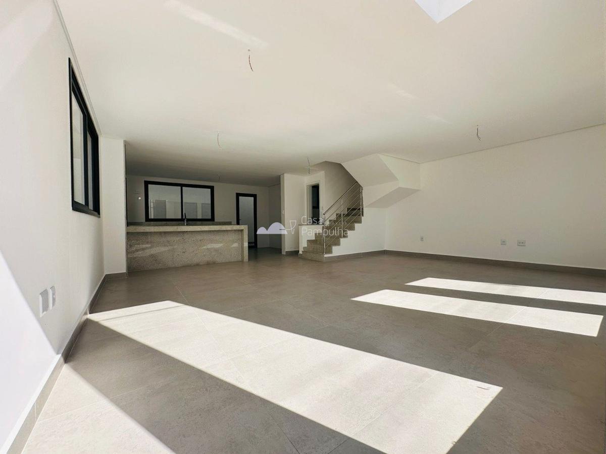 Casa, Planalto, 3 Quartos, 4 Vagas, 3 Suítes