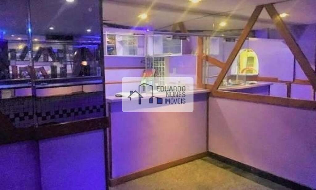 Casa, Funcionários, 4 Quartos, 0 Vaga