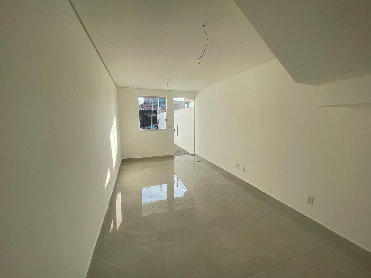 Casa, Floramar, 2 Quartos, 1 Vaga, 1 Suíte