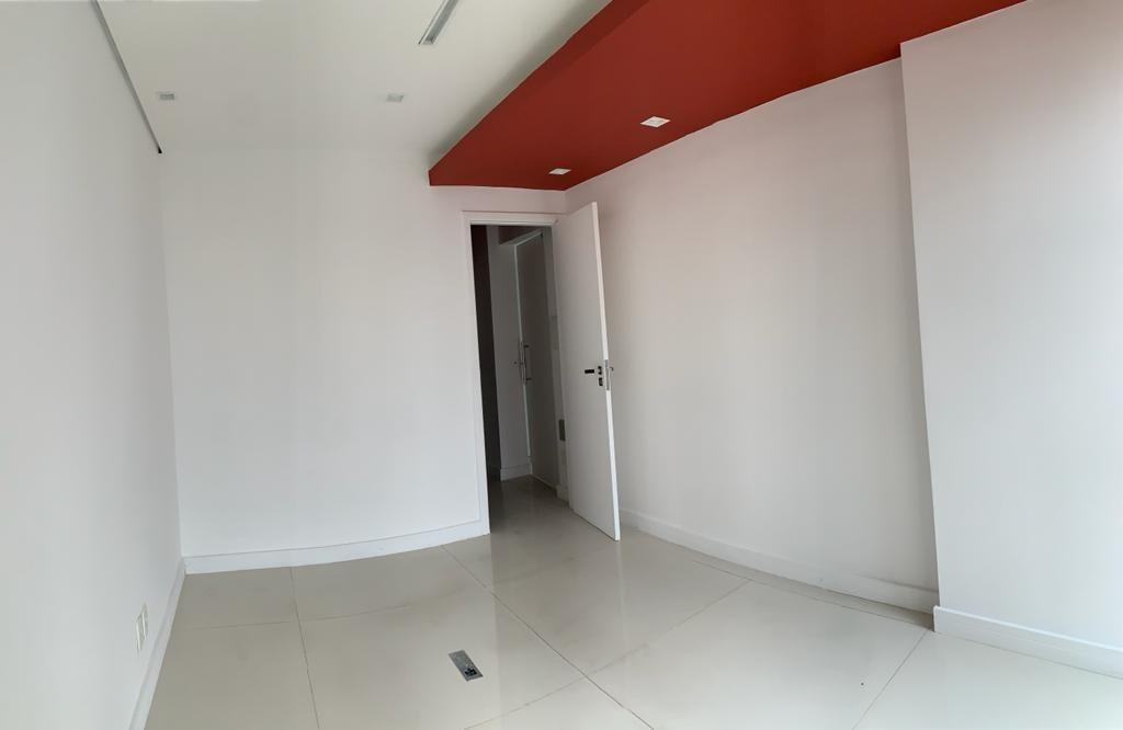 Sala, Centro, 0 Quarto, 4 Vagas