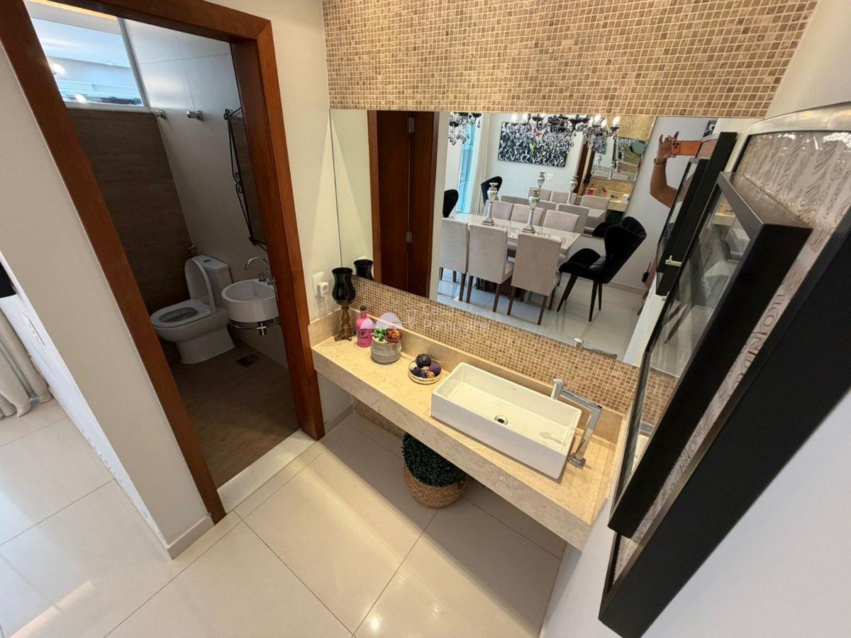 Casa, Trevo, 4 Quartos, 2 Vagas, 2 Suítes