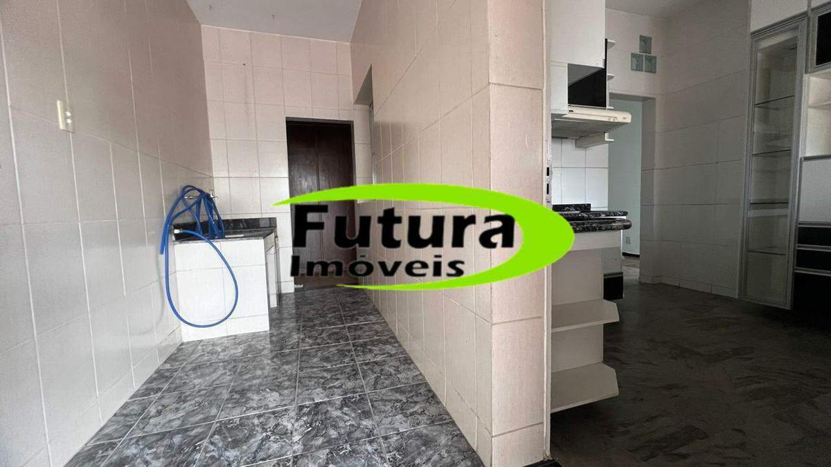 Casa, Miramar (barreiro), 4 Quartos, 2 Vagas, 2 Suítes