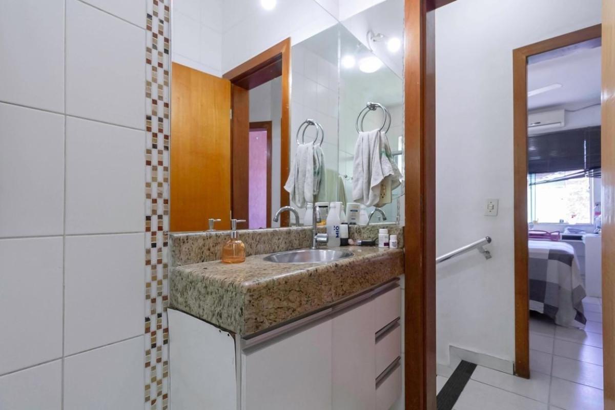 Casa, Santa Terezinha, 4 Quartos, 4 Vagas, 1 Suíte