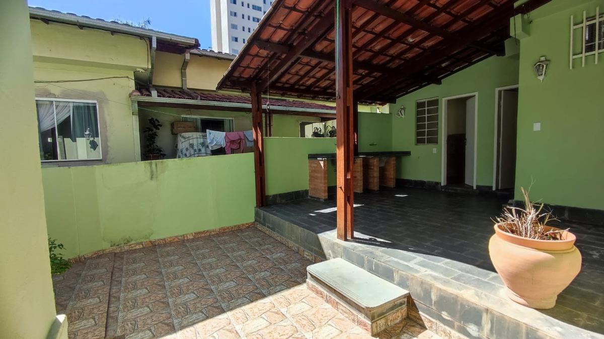 Casa, Liberdade, 6 Quartos, 2 Vagas, 1 Suíte