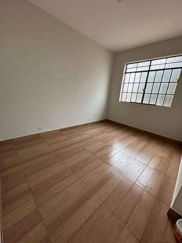 Casa, Sagrada Família, 0 Quarto, 1 Vaga