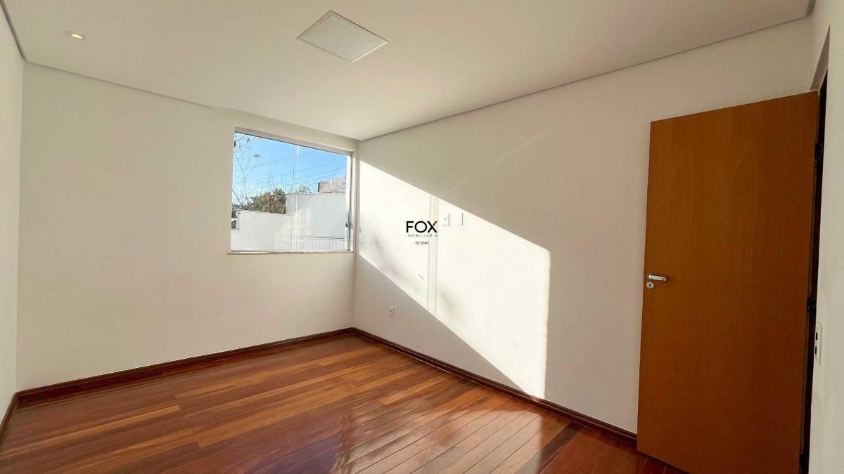 Casa, Estoril, 3 Quartos, 6 Vagas, 1 Suíte