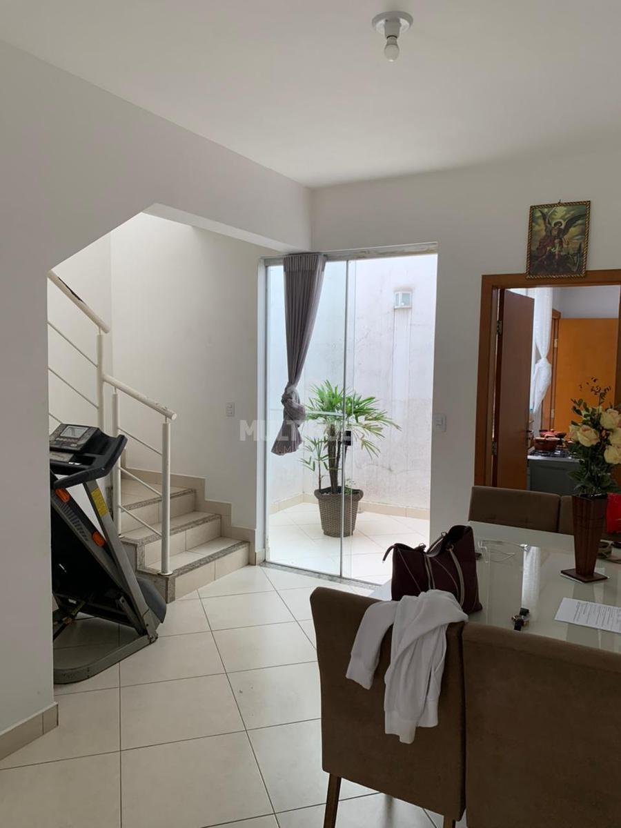 Casa, Xangri-lá, 2 Quartos, 4 Vagas, 1 Suíte