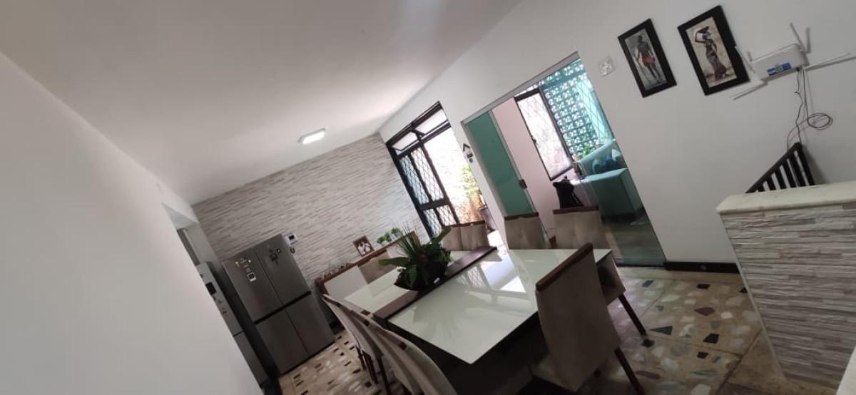 Casa, Floresta, 4 Quartos, 3 Vagas, 2 Suítes