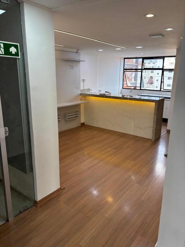 Sala, Barro Preto, 0 Quarto, 5 Vagas