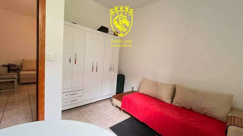 Casa, Buritis, 5 Quartos, 0 Vaga, 1 Suíte