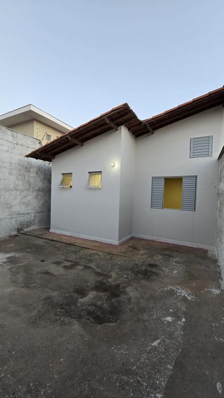 Casa, Castelo, 4 Quartos, 2 Vagas, 1 Suíte