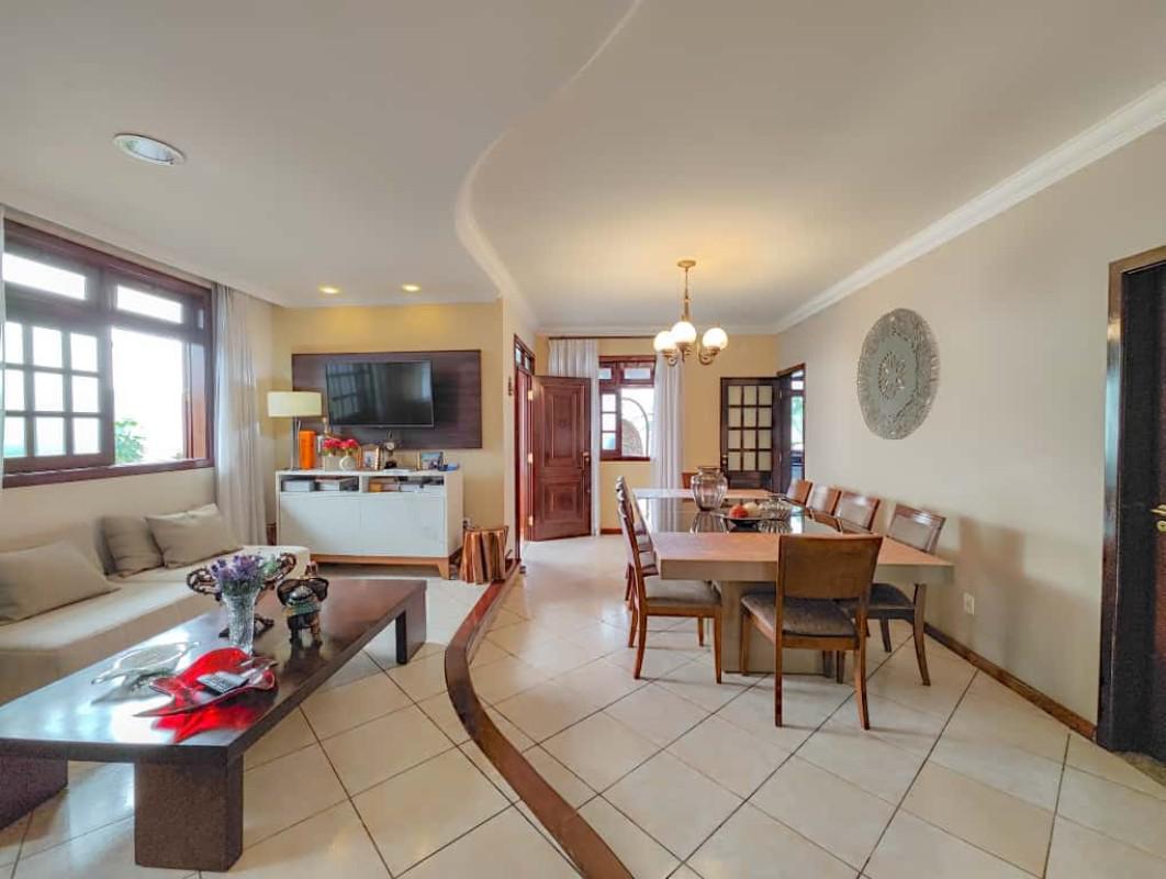 Casa, Castelo, 5 Quartos, 4 Vagas, 2 Suítes