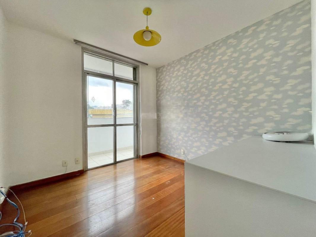 Apartamento, Vila Paris, 4 Quartos, 2 Vagas, 1 Suíte