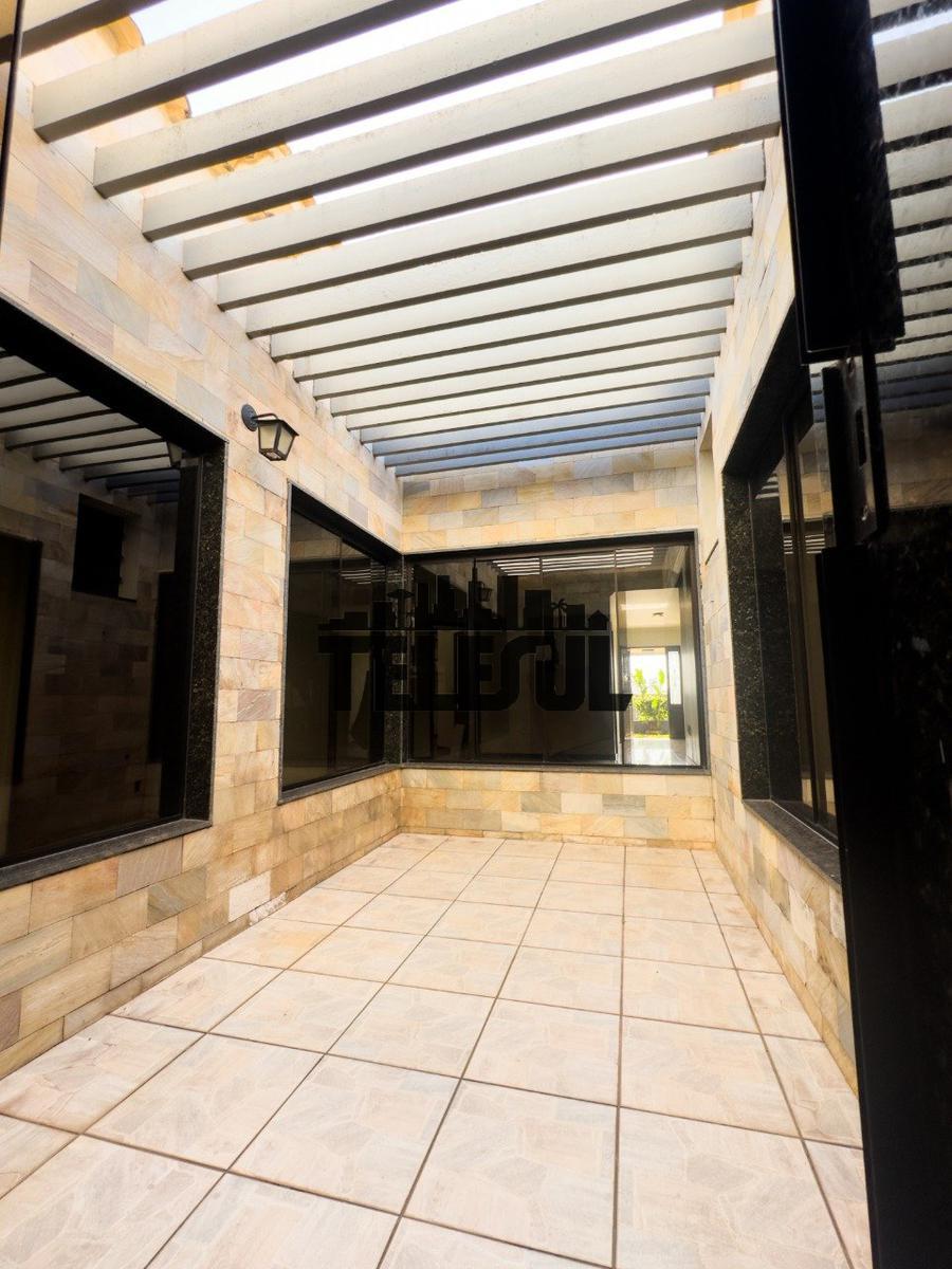 Casa, Parque Mariela, 5 Quartos, 8 Vagas, 2 Suítes