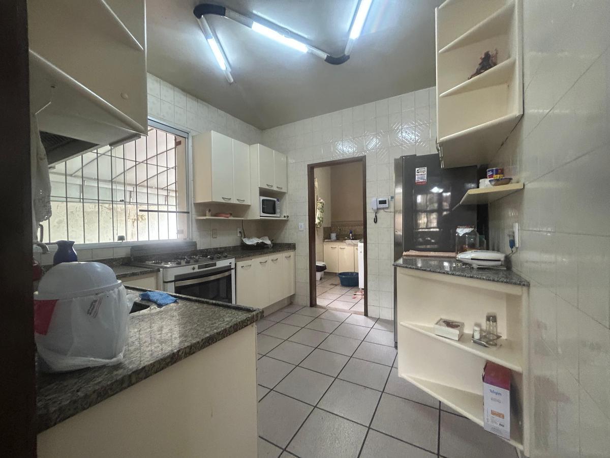 Casa, Castelo, 4 Quartos, 2 Vagas, 2 Suítes