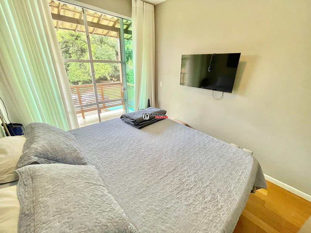 Casa, Trevo, 3 Quartos, 4 Vagas, 1 Suíte