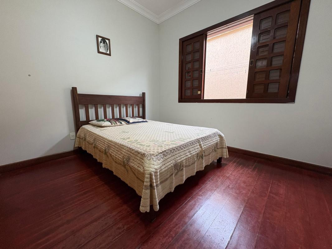 Casa, Paquetá, 4 Quartos, 2 Vagas, 1 Suíte