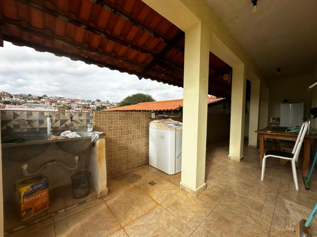 Casa, Centro, 5 Quartos, 12 Vagas, 1 Suíte