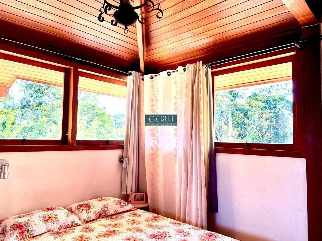 Casa em Condomínio, Gentileza, 4 Quartos, 2 Vagas, 1 Suíte